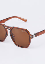 Load image into Gallery viewer, DAEMYN POLARIZED FOLDABLE SUNGLASSES TEA/BLACK