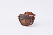 Load image into Gallery viewer, DAEMYN POLARIZED FOLDABLE SUNGLASSES TEA/BLACK