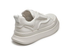 Load image into Gallery viewer, FINNICK LOW CUT LEATHER SNEAKER WHITE