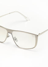 Load image into Gallery viewer, EASTON SUNGLASSES SILVER/TEA