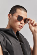 Load image into Gallery viewer, CALEB FOLDABLE SUNGLASSES BROWN/BROWN