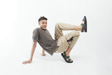Load image into Gallery viewer, ELROY PADDED SANDAL GREEN